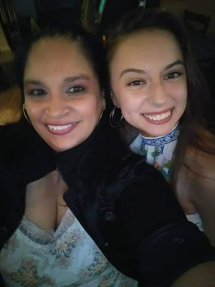 Esmeralda Adams & Daughter -FB Selfie Contest - Curvicality Magazine